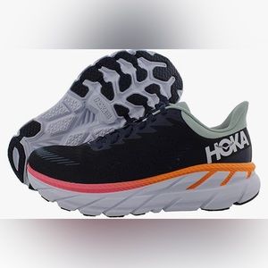 Hoka One women’s clifton